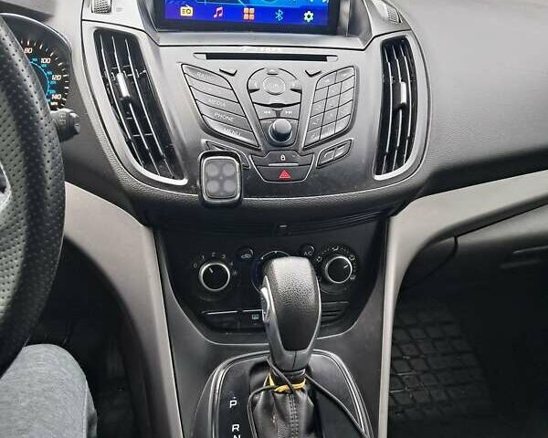 Черный Форд Эскейп, объемом двигателя 1.6 л и пробегом 160 тыс. км за 10000 $, фото 7 на Automoto.ua