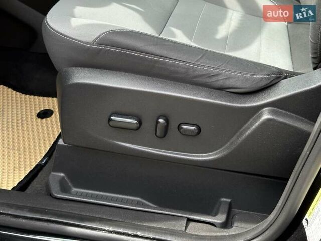 Чорний Форд Ескейп, об'ємом двигуна 1.6 л та пробігом 266 тис. км за 9500 $, фото 7 на Automoto.ua