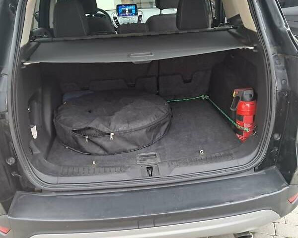 Черный Форд Эскейп, объемом двигателя 1.6 л и пробегом 160 тыс. км за 10000 $, фото 5 на Automoto.ua