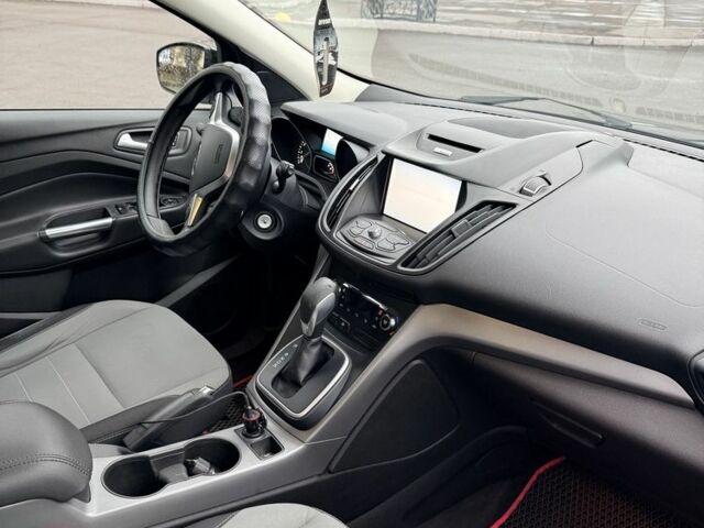 Черный Форд Эскейп, объемом двигателя 1.6 л и пробегом 182 тыс. км за 9500 $, фото 6 на Automoto.ua