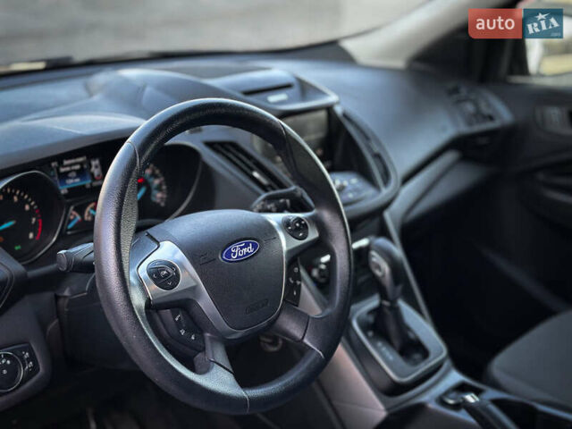 Черный Форд Эскейп, объемом двигателя 2 л и пробегом 189 тыс. км за 9500 $, фото 12 на Automoto.ua