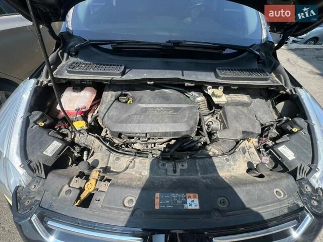 Черный Форд Эскейп, объемом двигателя 1.6 л и пробегом 210 тыс. км за 10500 $, фото 14 на Automoto.ua