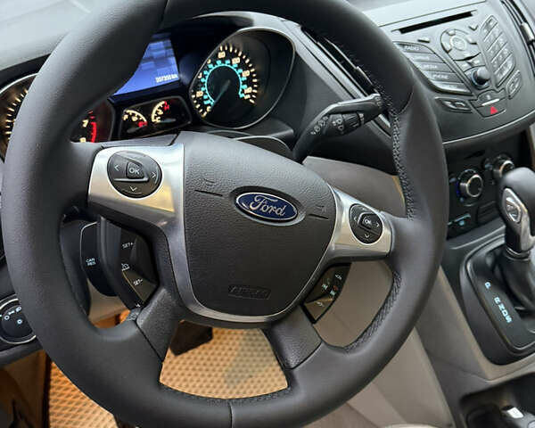 Черный Форд Эскейп, объемом двигателя 1.6 л и пробегом 207 тыс. км за 10000 $, фото 23 на Automoto.ua