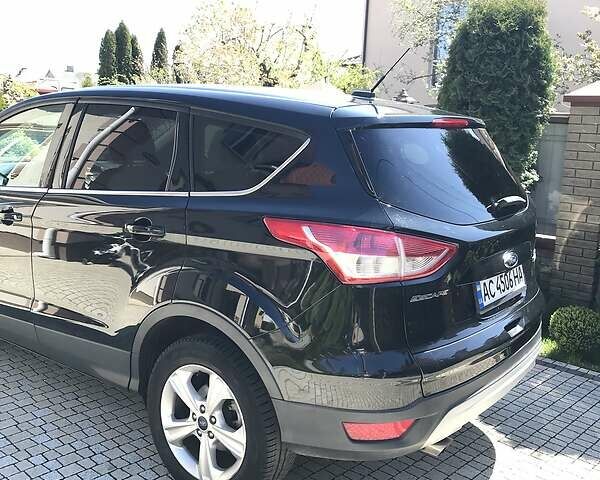 Черный Форд Эскейп, объемом двигателя 1.6 л и пробегом 288 тыс. км за 9900 $, фото 2 на Automoto.ua