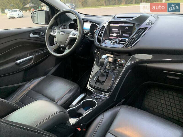 Черный Форд Эскейп, объемом двигателя 1.6 л и пробегом 210 тыс. км за 10500 $, фото 1 на Automoto.ua