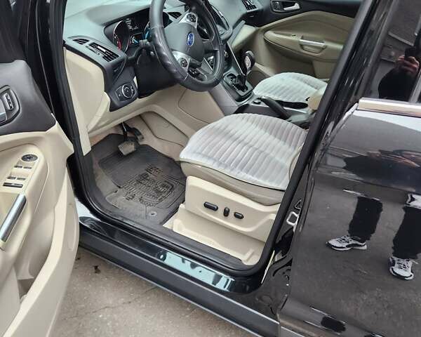 Черный Форд Эскейп, объемом двигателя 1.6 л и пробегом 229 тыс. км за 10800 $, фото 2 на Automoto.ua