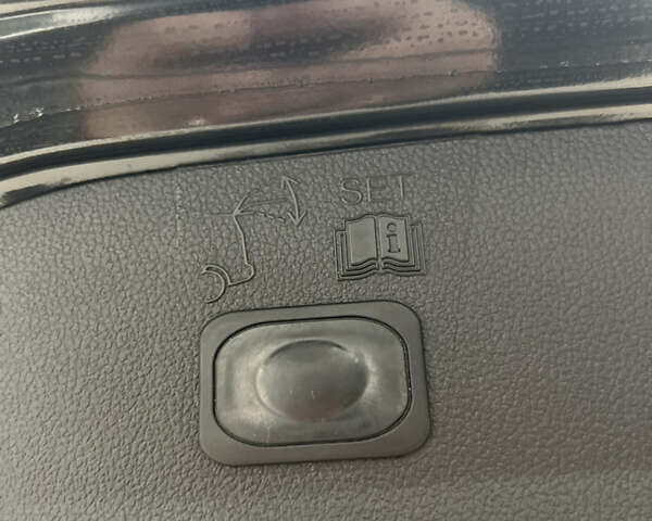 Черный Форд Эскейп, объемом двигателя 1.6 л и пробегом 145 тыс. км за 13000 $, фото 9 на Automoto.ua