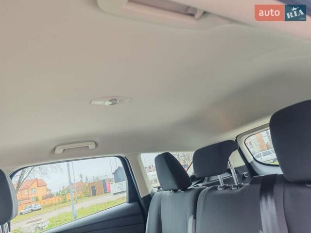 Черный Форд Эскейп, объемом двигателя 2.5 л и пробегом 214 тыс. км за 11999 $, фото 12 на Automoto.ua