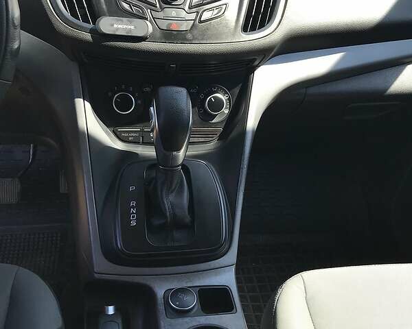 Черный Форд Эскейп, объемом двигателя 1.6 л и пробегом 288 тыс. км за 9900 $, фото 12 на Automoto.ua