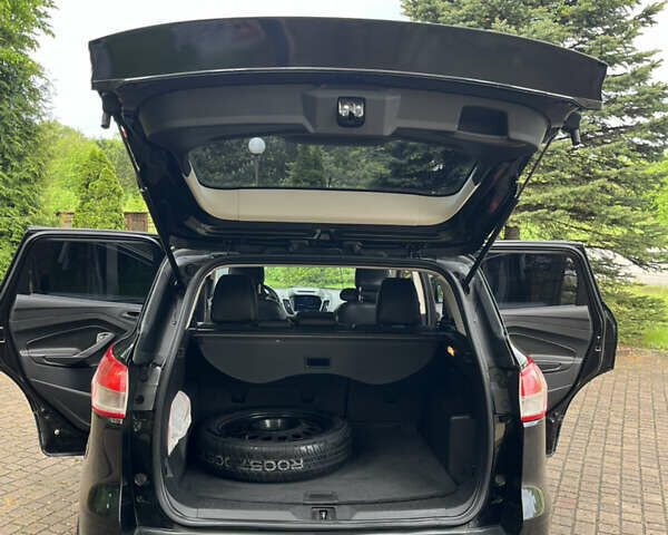 Черный Форд Эскейп, объемом двигателя 2.5 л и пробегом 210 тыс. км за 13500 $, фото 4 на Automoto.ua