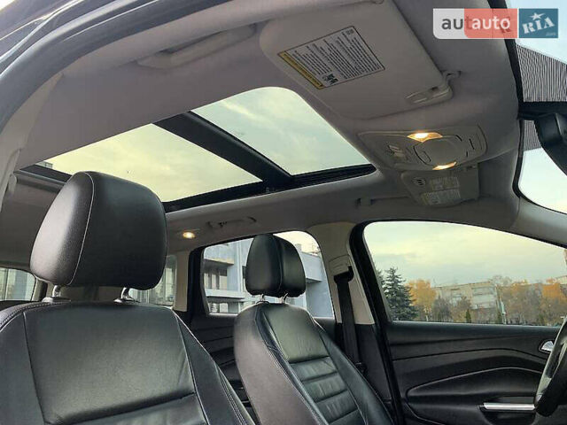 Черный Форд Эскейп, объемом двигателя 1.6 л и пробегом 210 тыс. км за 10500 $, фото 3 на Automoto.ua