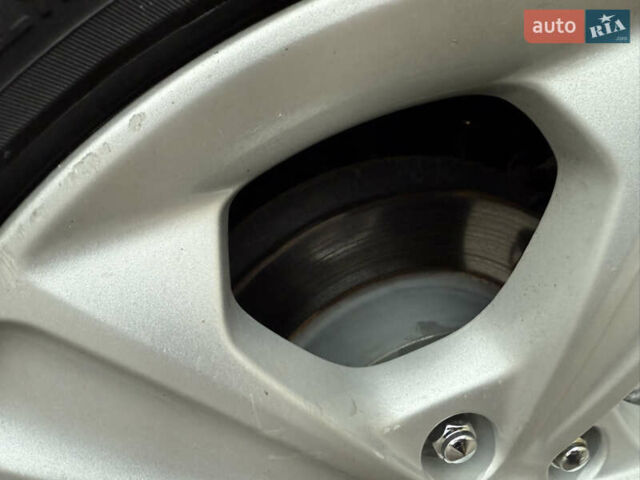 Черный Форд Эскейп, объемом двигателя 1.6 л и пробегом 207 тыс. км за 10000 $, фото 9 на Automoto.ua