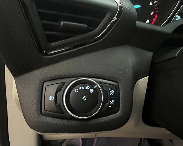 Чорний Форд Ескейп, об'ємом двигуна 2 л та пробігом 127 тис. км за 13500 $, фото 32 на Automoto.ua