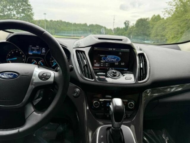 Черный Форд Эскейп, объемом двигателя 1.6 л и пробегом 85 тыс. км за 6000 $, фото 6 на Automoto.ua