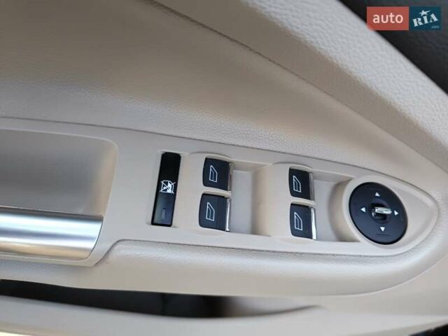 Чорний Форд Ескейп, об'ємом двигуна 2 л та пробігом 286 тис. км за 10500 $, фото 8 на Automoto.ua