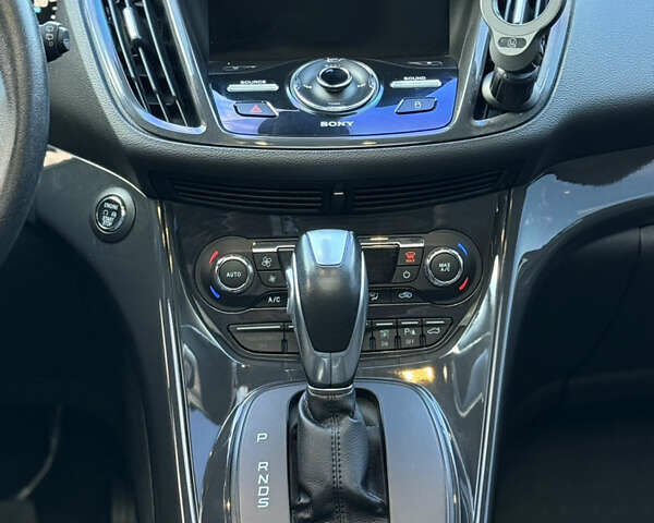 Черный Форд Эскейп, объемом двигателя 2 л и пробегом 175 тыс. км за 11300 $, фото 15 на Automoto.ua