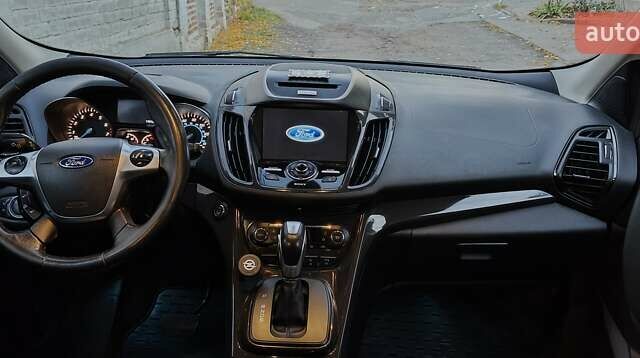 Черный Форд Эскейп, объемом двигателя 2 л и пробегом 140 тыс. км за 14000 $, фото 5 на Automoto.ua