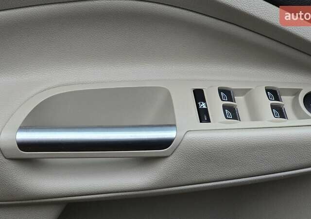 Черный Форд Эскейп, объемом двигателя 2 л и пробегом 122 тыс. км за 12000 $, фото 26 на Automoto.ua