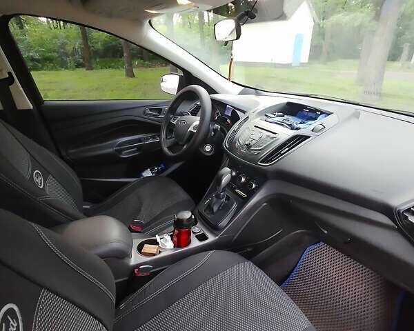 Черный Форд Эскейп, объемом двигателя 2.5 л и пробегом 190 тыс. км за 12500 $, фото 1 на Automoto.ua