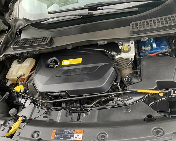 Черный Форд Эскейп, объемом двигателя 1.6 л и пробегом 300 тыс. км за 13500 $, фото 10 на Automoto.ua