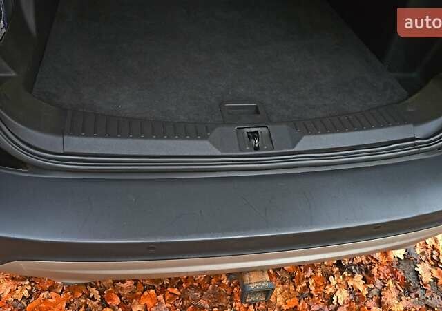 Черный Форд Эскейп, объемом двигателя 2 л и пробегом 122 тыс. км за 12000 $, фото 18 на Automoto.ua