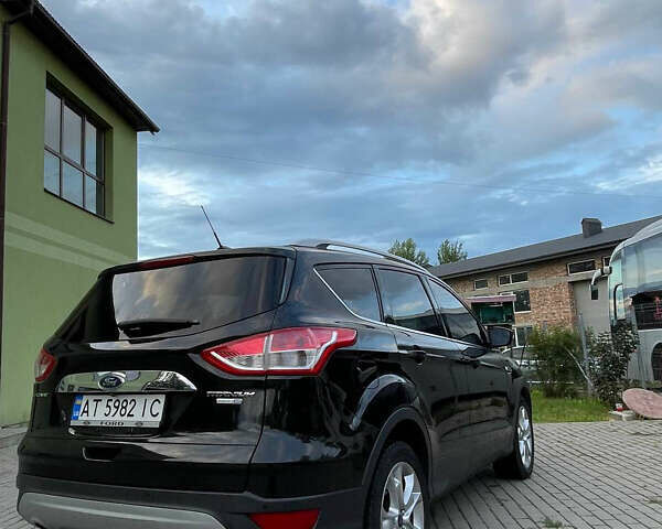 Черный Форд Эскейп, объемом двигателя 1.6 л и пробегом 300 тыс. км за 13500 $, фото 5 на Automoto.ua