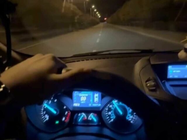 Черный Форд Эскейп, объемом двигателя 2 л и пробегом 197 тыс. км за 11500 $, фото 1 на Automoto.ua