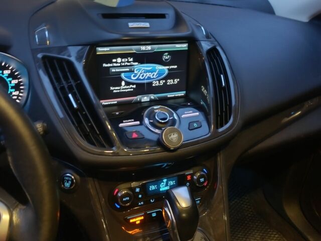 Черный Форд Эскейп, объемом двигателя 1.6 л и пробегом 130 тыс. км за 14000 $, фото 3 на Automoto.ua