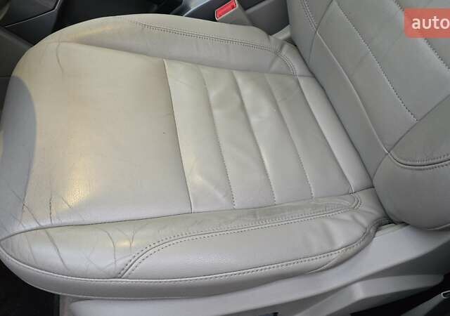 Черный Форд Эскейп, объемом двигателя 2 л и пробегом 122 тыс. км за 12000 $, фото 32 на Automoto.ua