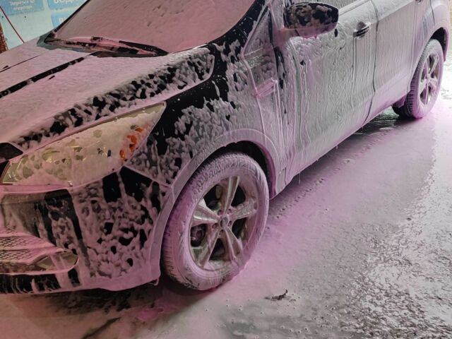 Черный Форд Эскейп, объемом двигателя 2 л и пробегом 197 тыс. км за 11500 $, фото 5 на Automoto.ua