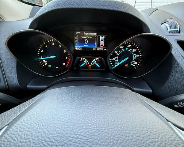 Черный Форд Эскейп, объемом двигателя 2 л и пробегом 95 тыс. км за 12500 $, фото 12 на Automoto.ua