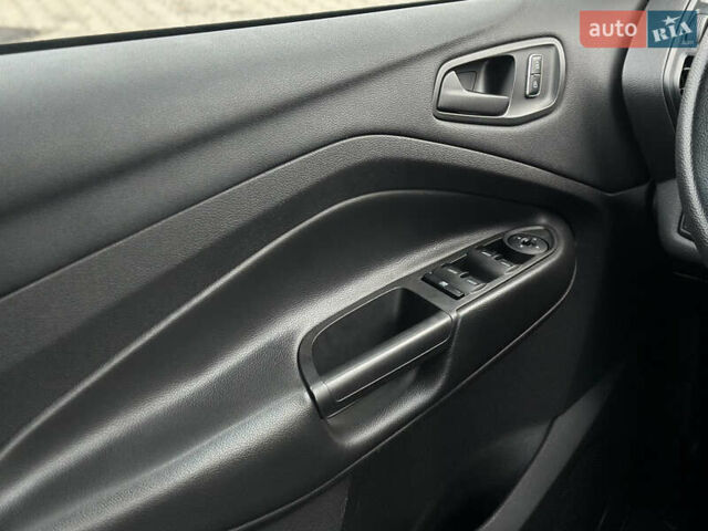 Черный Форд Эскейп, объемом двигателя 2.26 л и пробегом 126 тыс. км за 11800 $, фото 24 на Automoto.ua