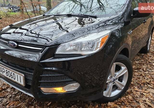 Черный Форд Эскейп, объемом двигателя 2 л и пробегом 122 тыс. км за 12000 $, фото 2 на Automoto.ua