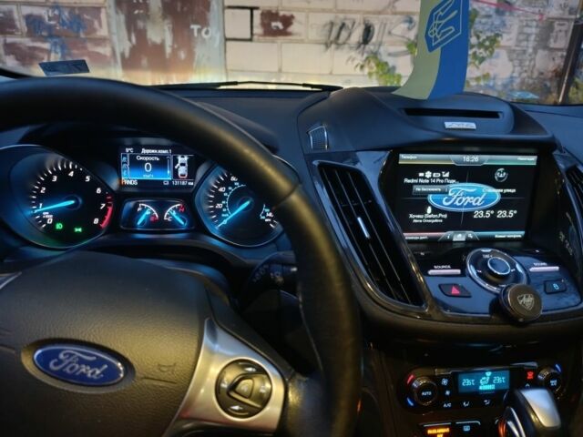 Черный Форд Эскейп, объемом двигателя 1.6 л и пробегом 130 тыс. км за 14000 $, фото 10 на Automoto.ua