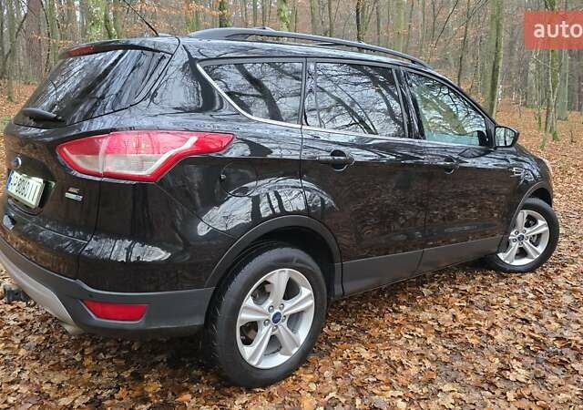 Черный Форд Эскейп, объемом двигателя 2 л и пробегом 122 тыс. км за 12000 $, фото 4 на Automoto.ua