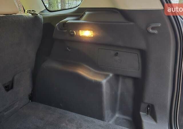 Черный Форд Эскейп, объемом двигателя 2 л и пробегом 122 тыс. км за 12000 $, фото 20 на Automoto.ua