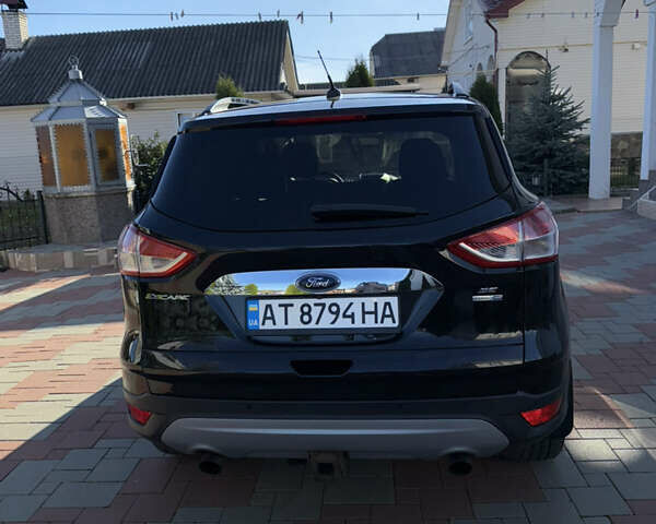 Черный Форд Эскейп, объемом двигателя 2 л и пробегом 95 тыс. км за 12500 $, фото 4 на Automoto.ua