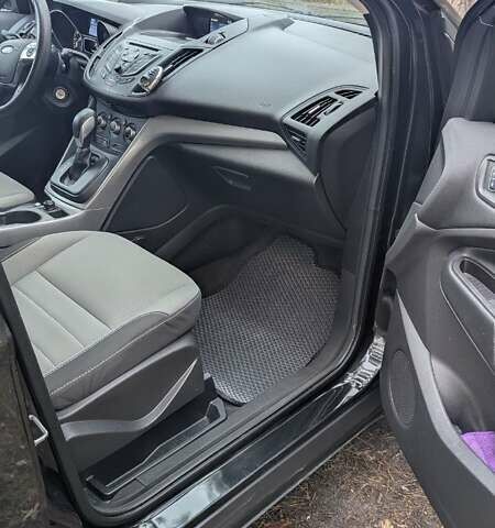 Черный Форд Эскейп, объемом двигателя 2 л и пробегом 87 тыс. км за 12700 $, фото 16 на Automoto.ua