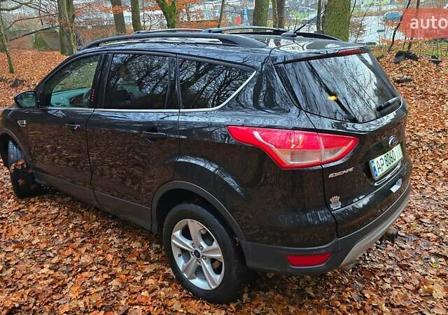 Черный Форд Эскейп, объемом двигателя 2 л и пробегом 122 тыс. км за 12000 $, фото 7 на Automoto.ua