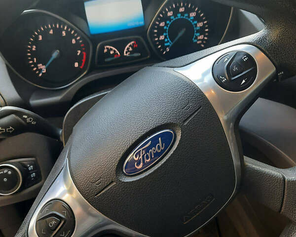 Черный Форд Эскейп, объемом двигателя 1.6 л и пробегом 99 тыс. км за 12300 $, фото 6 на Automoto.ua