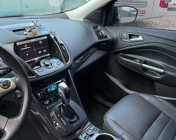 Чорний Форд Ескейп, об'ємом двигуна 1.6 л та пробігом 300 тис. км за 10000 $, фото 6 на Automoto.ua