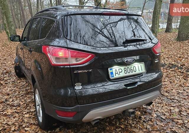 Черный Форд Эскейп, объемом двигателя 2 л и пробегом 122 тыс. км за 12000 $, фото 6 на Automoto.ua