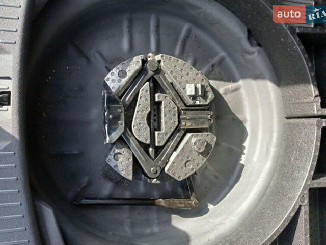 Черный Форд Эскейп, объемом двигателя 2 л и пробегом 140 тыс. км за 14000 $, фото 26 на Automoto.ua