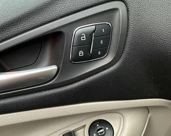 Чорний Форд Ескейп, об'ємом двигуна 2 л та пробігом 235 тис. км за 12800 $, фото 16 на Automoto.ua