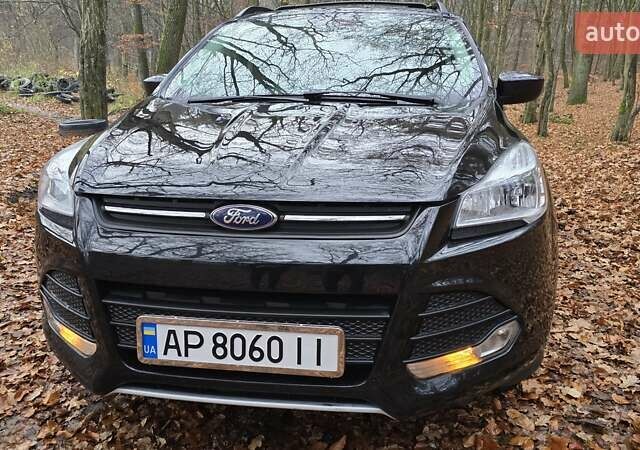 Черный Форд Эскейп, объемом двигателя 2 л и пробегом 122 тыс. км за 12000 $, фото 1 на Automoto.ua