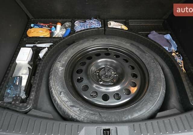 Черный Форд Эскейп, объемом двигателя 2 л и пробегом 122 тыс. км за 12000 $, фото 61 на Automoto.ua