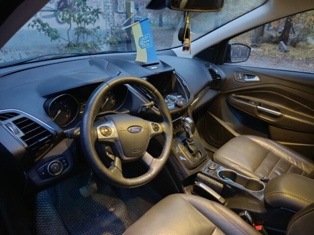 Черный Форд Эскейп, объемом двигателя 1.6 л и пробегом 130 тыс. км за 14000 $, фото 7 на Automoto.ua