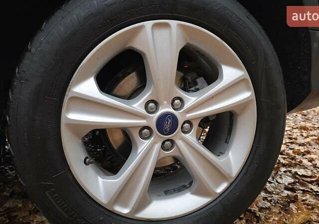 Черный Форд Эскейп, объемом двигателя 2 л и пробегом 122 тыс. км за 12000 $, фото 59 на Automoto.ua