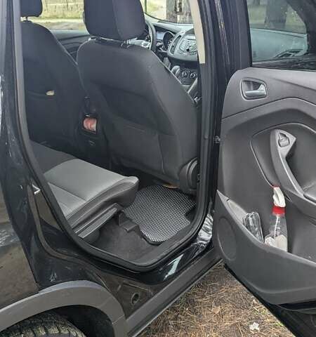 Черный Форд Эскейп, объемом двигателя 2 л и пробегом 87 тыс. км за 12700 $, фото 14 на Automoto.ua