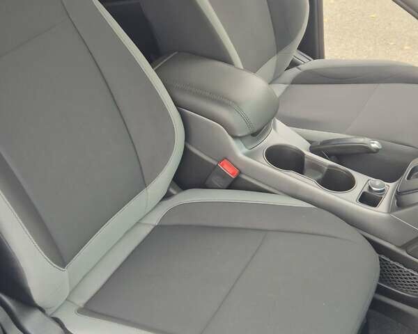 Чорний Форд Ескейп, об'ємом двигуна 2.49 л та пробігом 101 тис. км за 11000 $, фото 10 на Automoto.ua